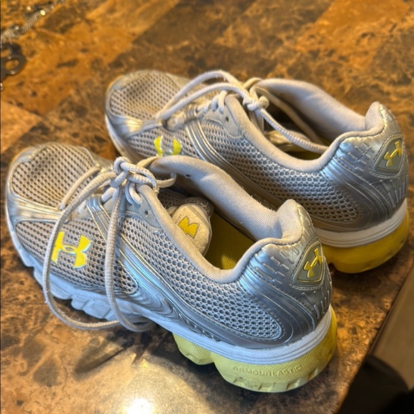 Under Armour Women’s Silver and Yellow Running Shoes size 7 - Picture 2 of 7